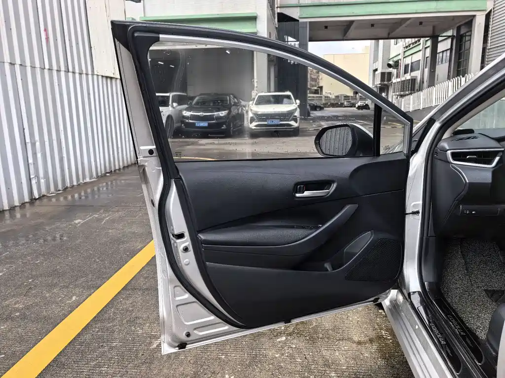 Toyota Corolla 2020 — фото 16