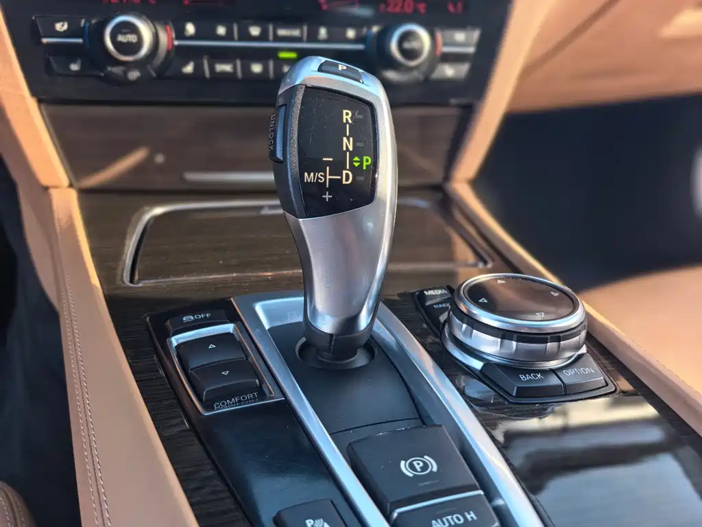 BMW 7 Series 2016 — фото 10