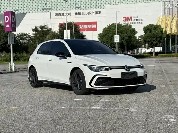 Volkswagen Golf 2021