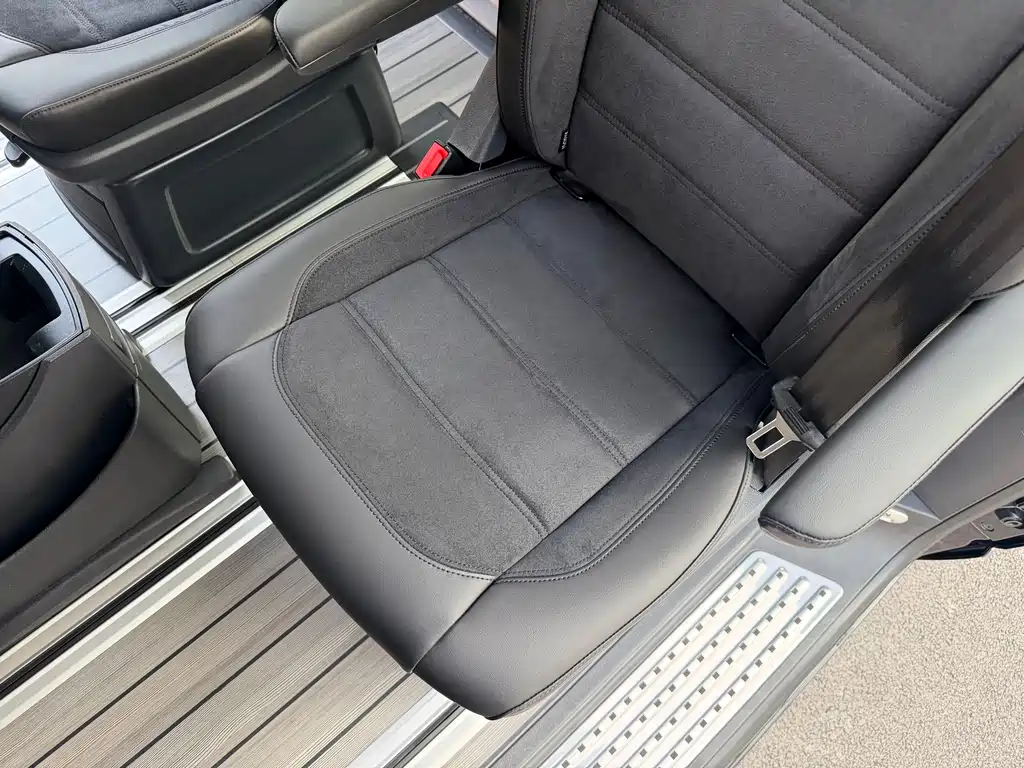 Volkswagen Multivan 2019 — фото 24