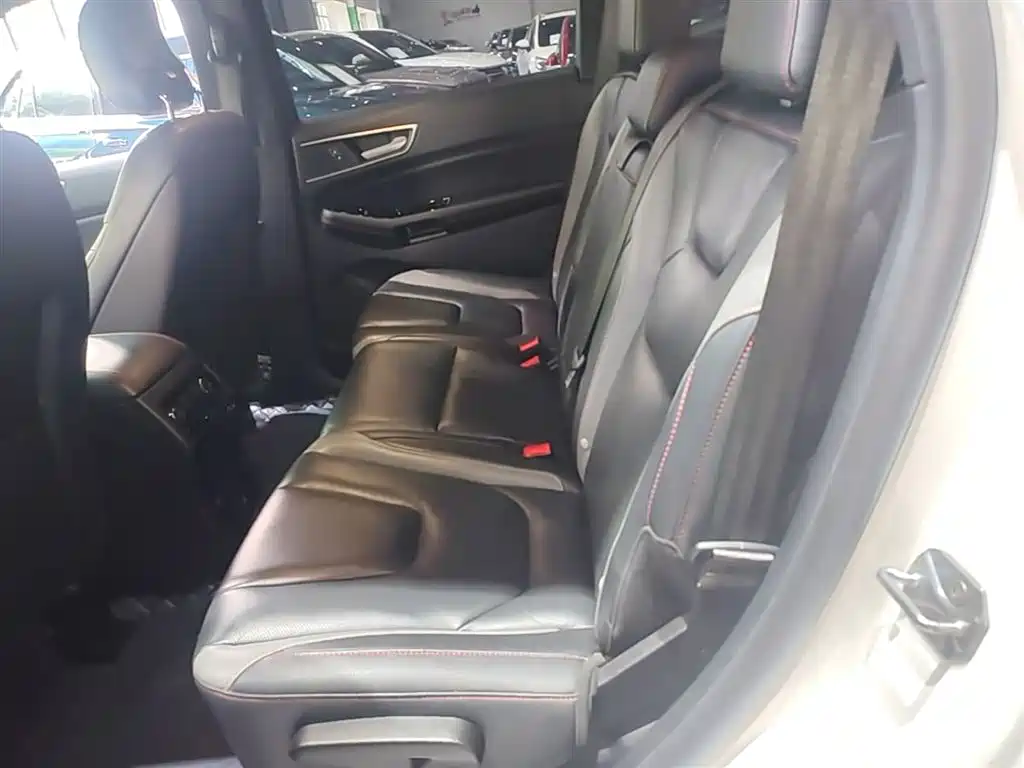 Ford Edge 2020 — фото 17