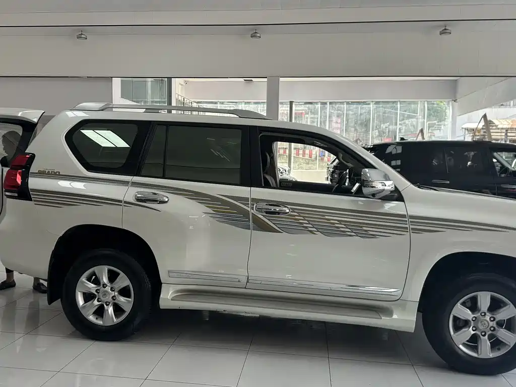 Toyota Prado 2019 — фото 8