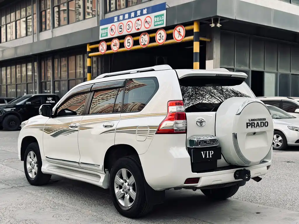 Toyota Prado 2017 — фото 9