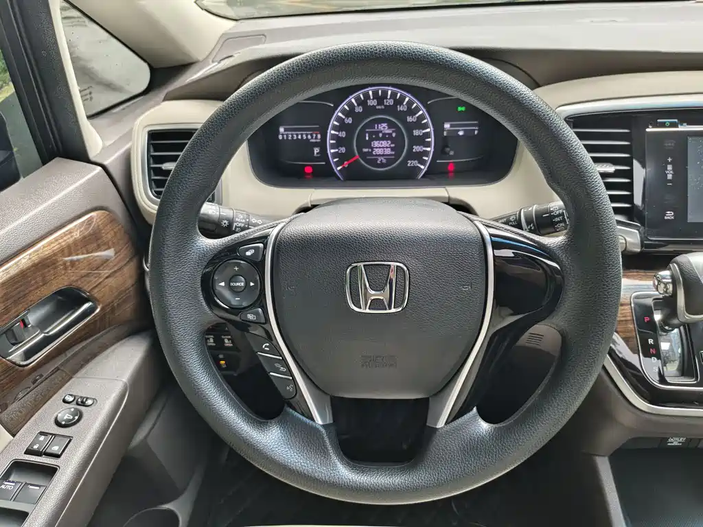 Honda Odyssey 2017 — фото 13