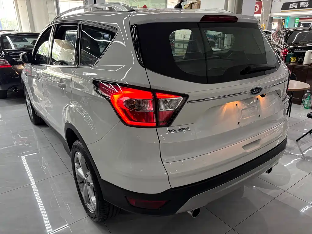 Ford Kuga 2017 — фото 3