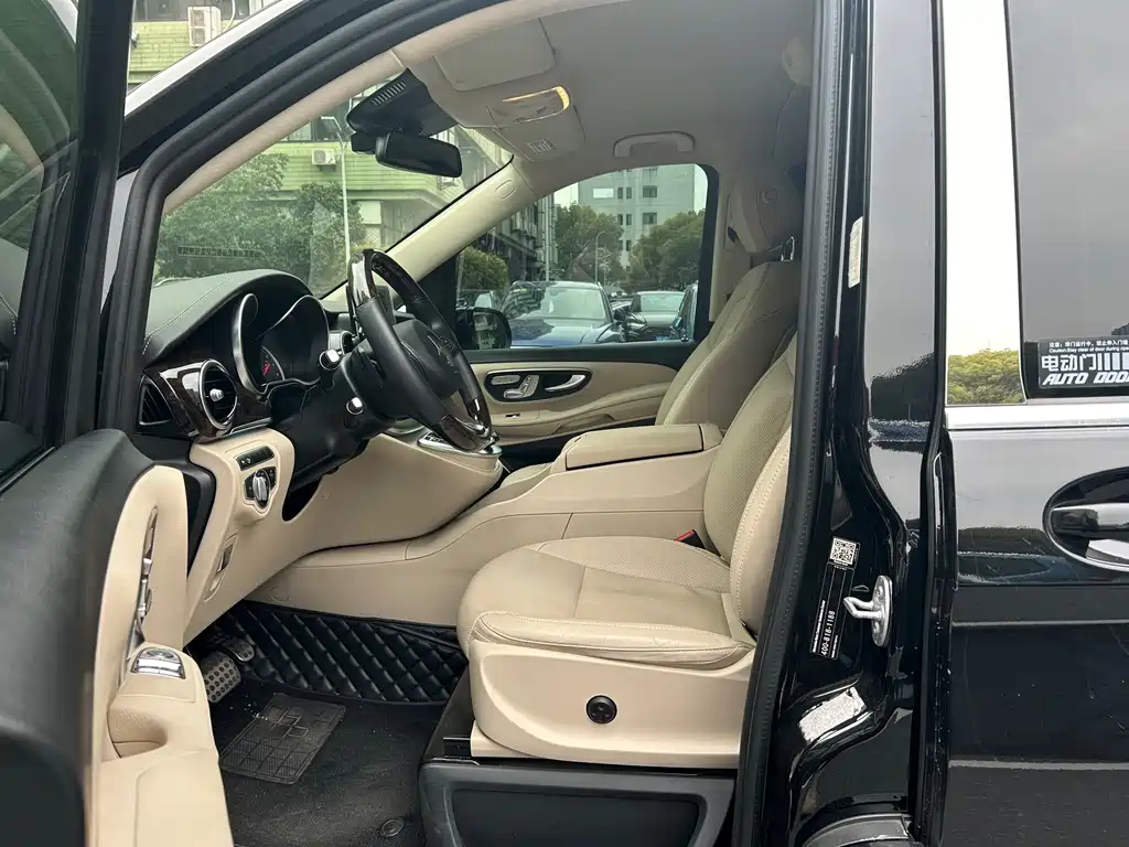 Mercedes-Benz V-Class 2020 — фото 8