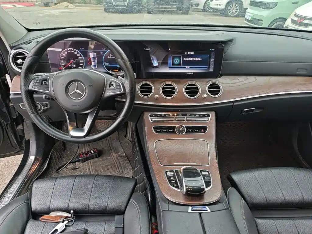Mercedes-Benz E-Class 2017 — фото 10