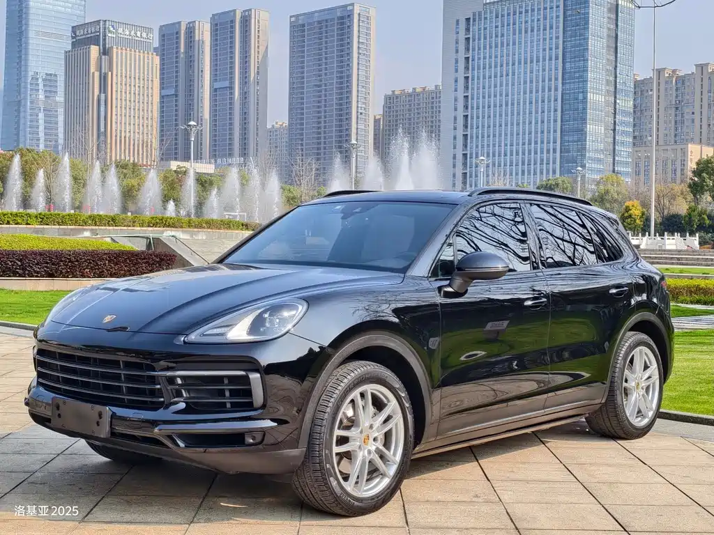 Porsche Cayenne 2019 — фото 1