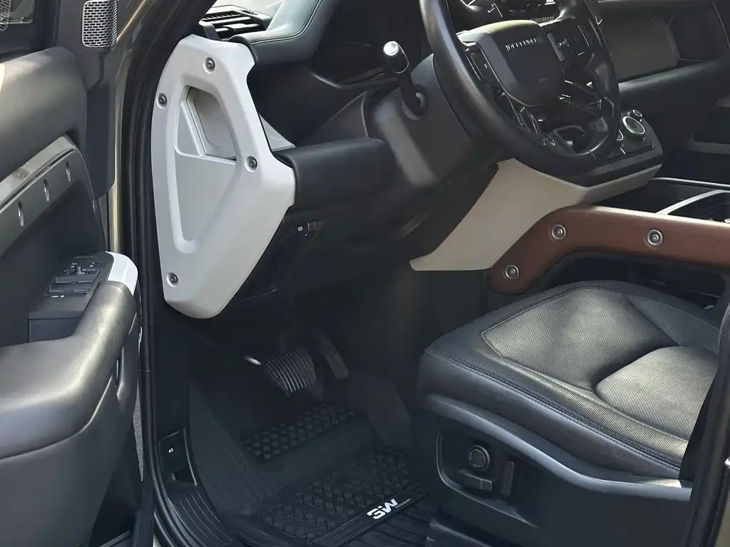 Land Rover Defender 2022 — фото 17