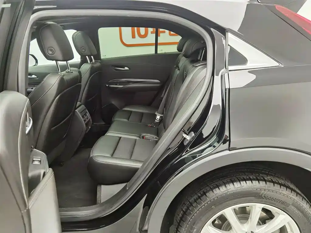 Cadillac XT4 2021 — фото 15