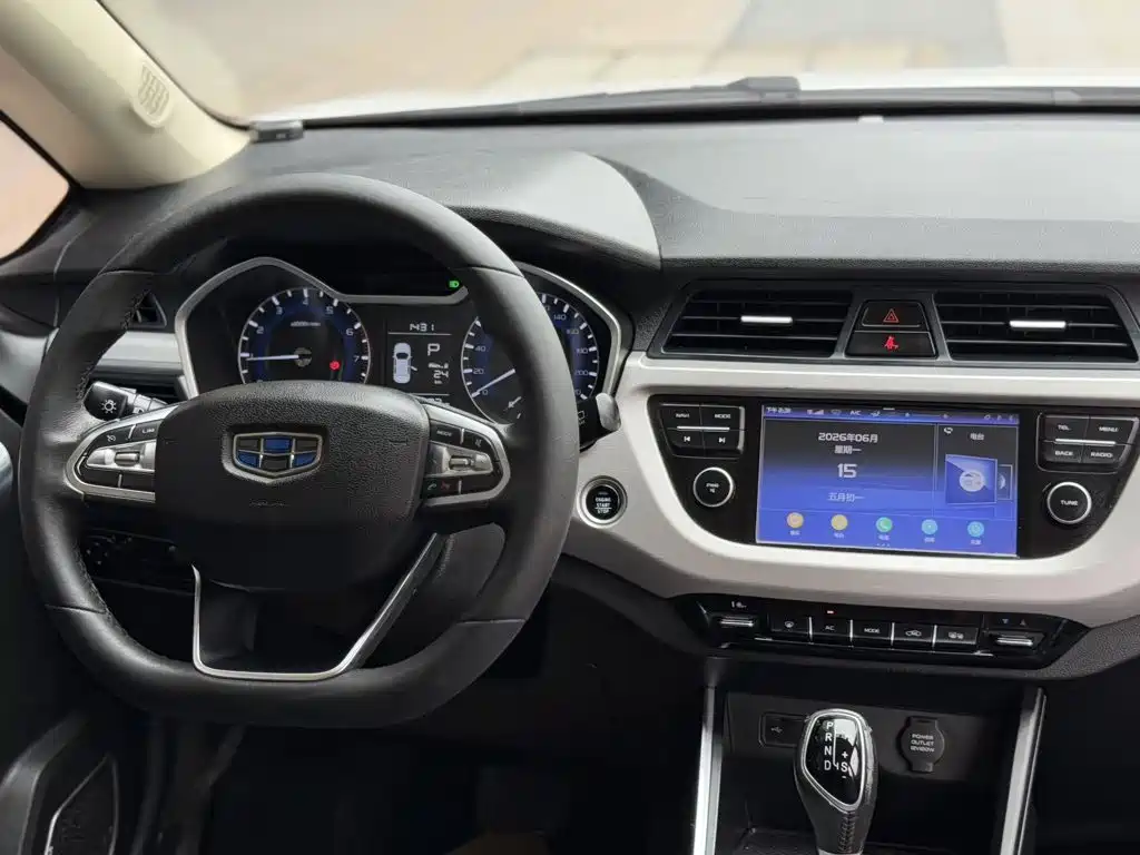 Geely Vision X3 2019 — фото 13