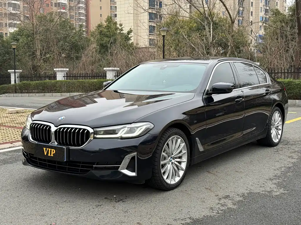 BMW 5 Series 2023 — фото 1