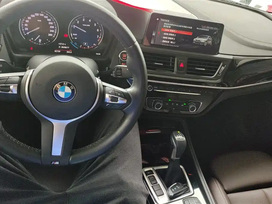 BMW 1 Series 2019 — фото 12