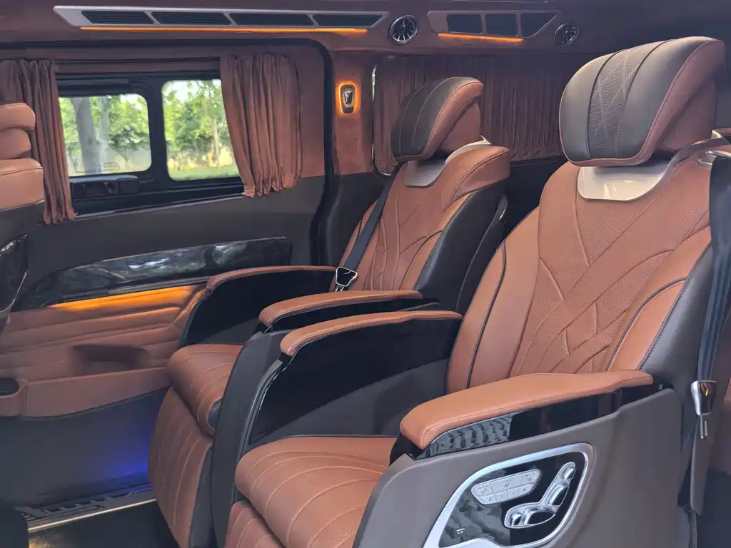 Ford Tourneo 2023 — фото 11