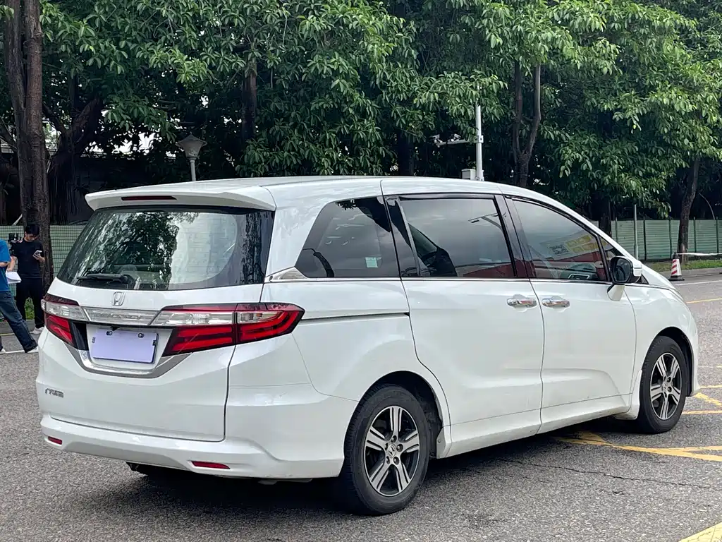 Honda Odyssey 2018 — фото 11