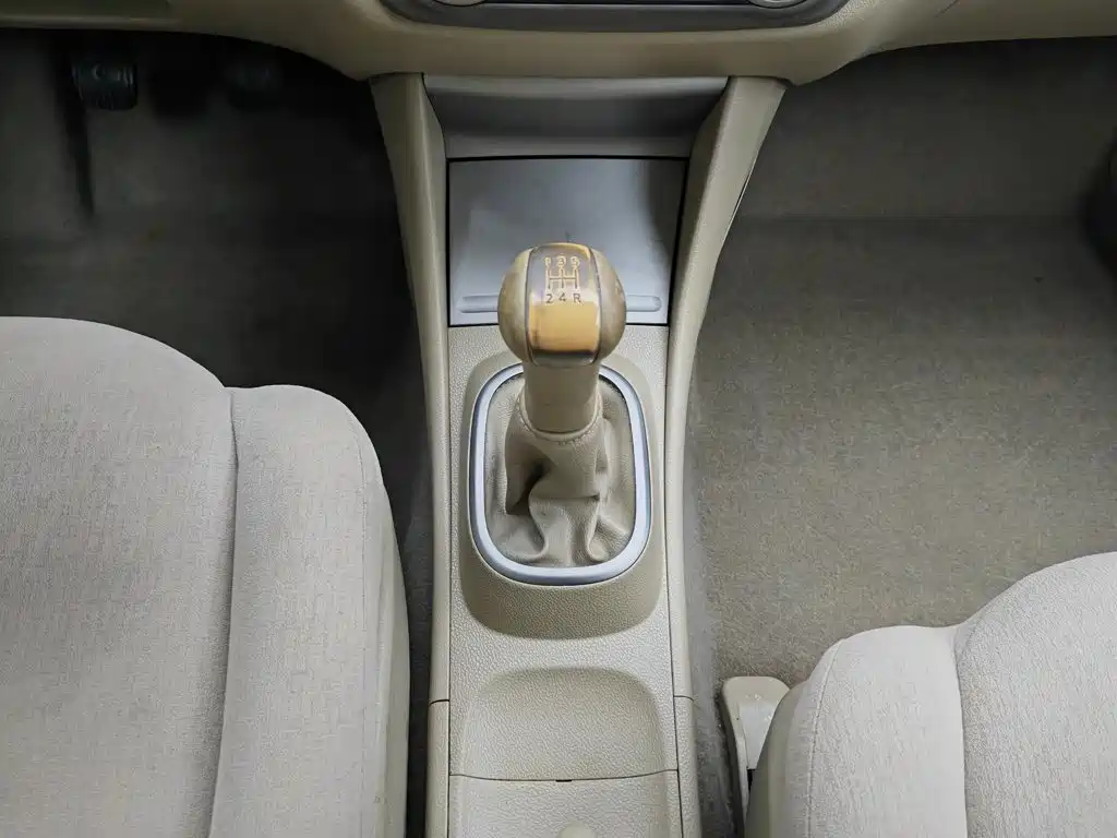 Nissan Sylphy 2014 — фото 13