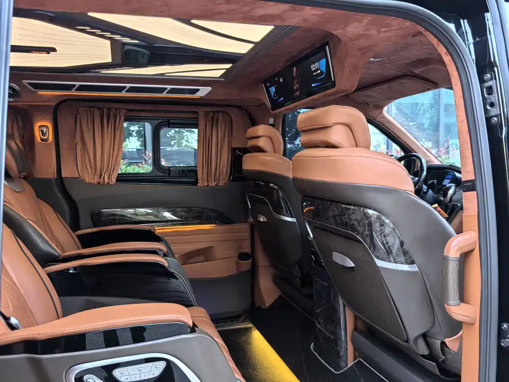 Ford Tourneo 2023 — фото 30