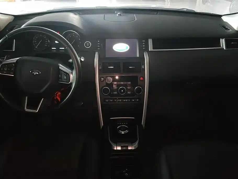 Land Rover Discovery Sport 2019 — фото 12