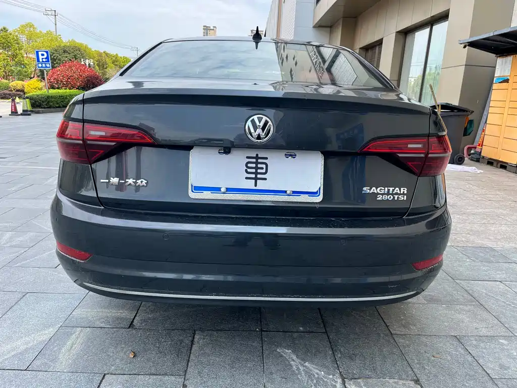 Volkswagen Sagitar 2021