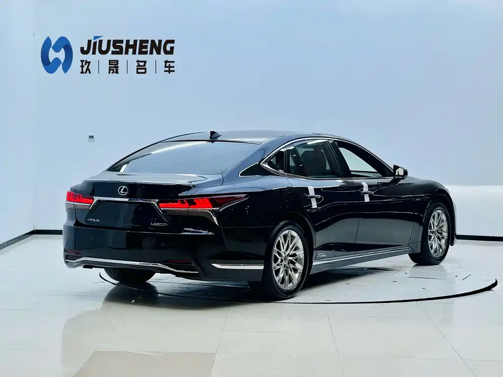 Lexus LS 2020