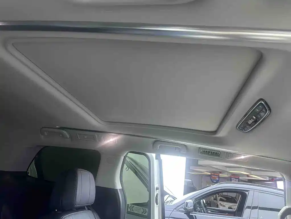 GAC Motor Trumpchi M8 2022 — фото 5