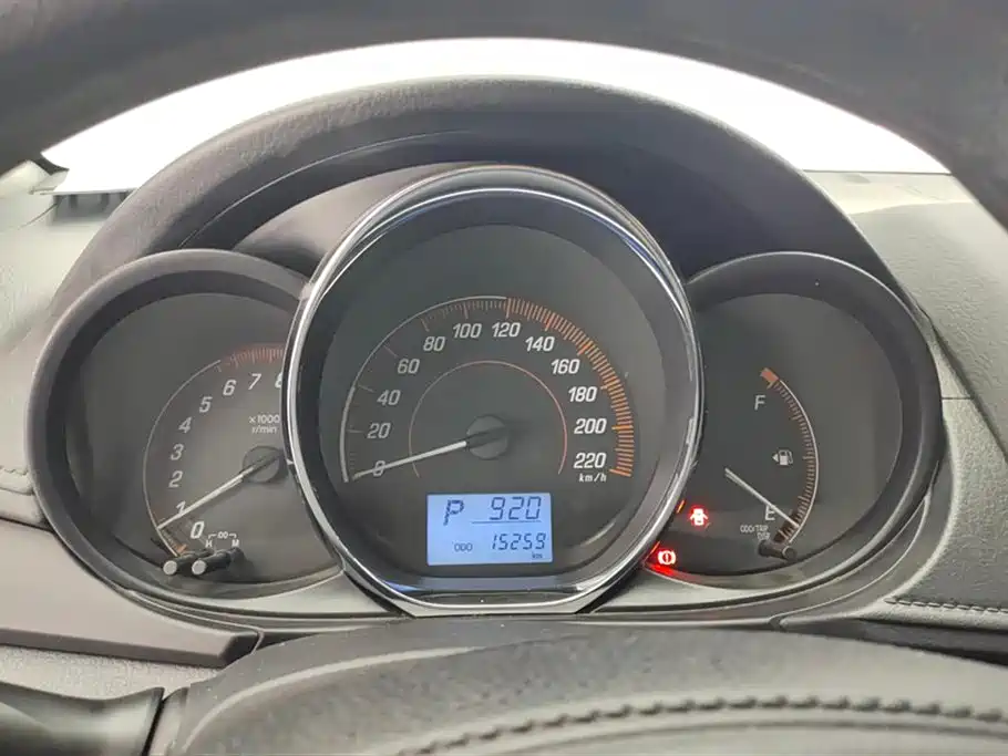 Toyota Yaris L 2021 — фото 14