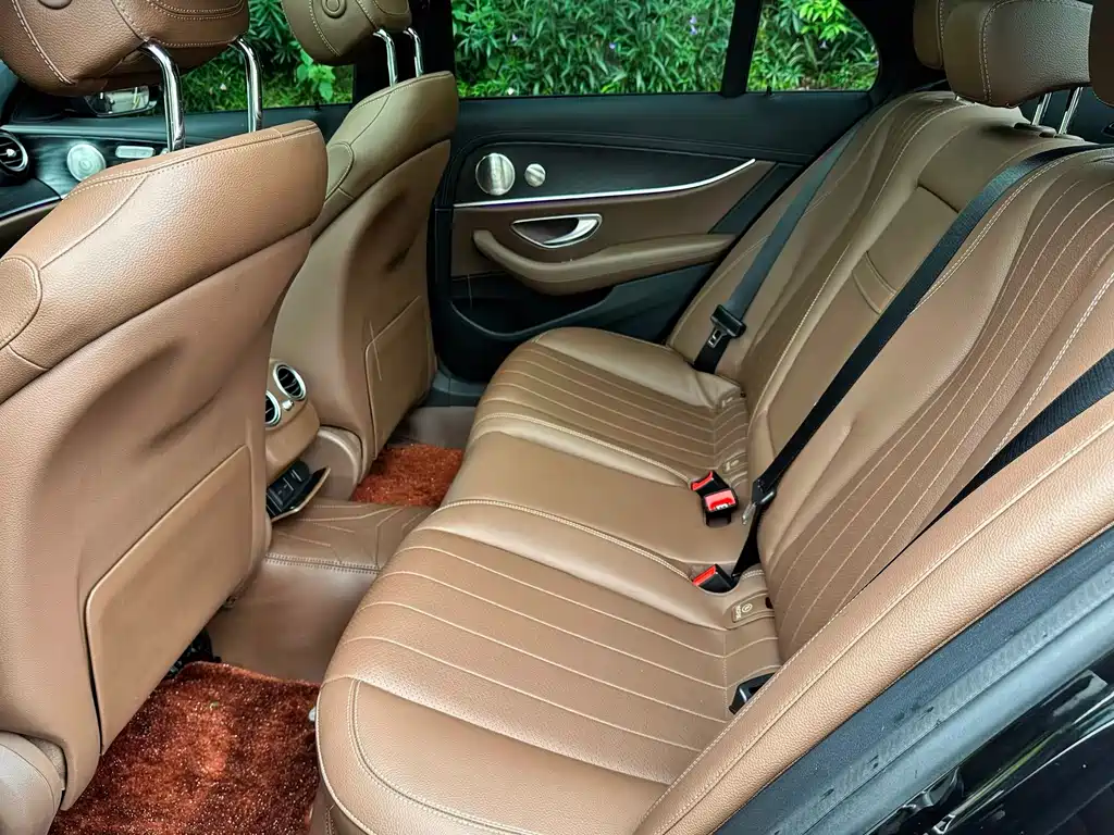 Mercedes-Benz E-Class 2023 — фото 20