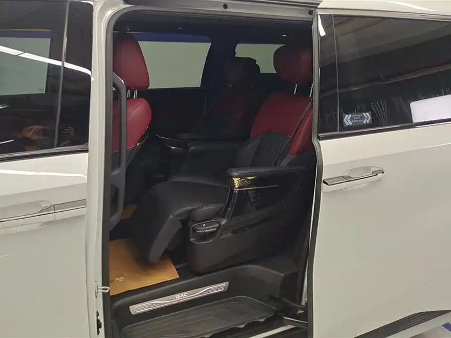 GAC Motor Trumpchi M8 2023 — фото 11
