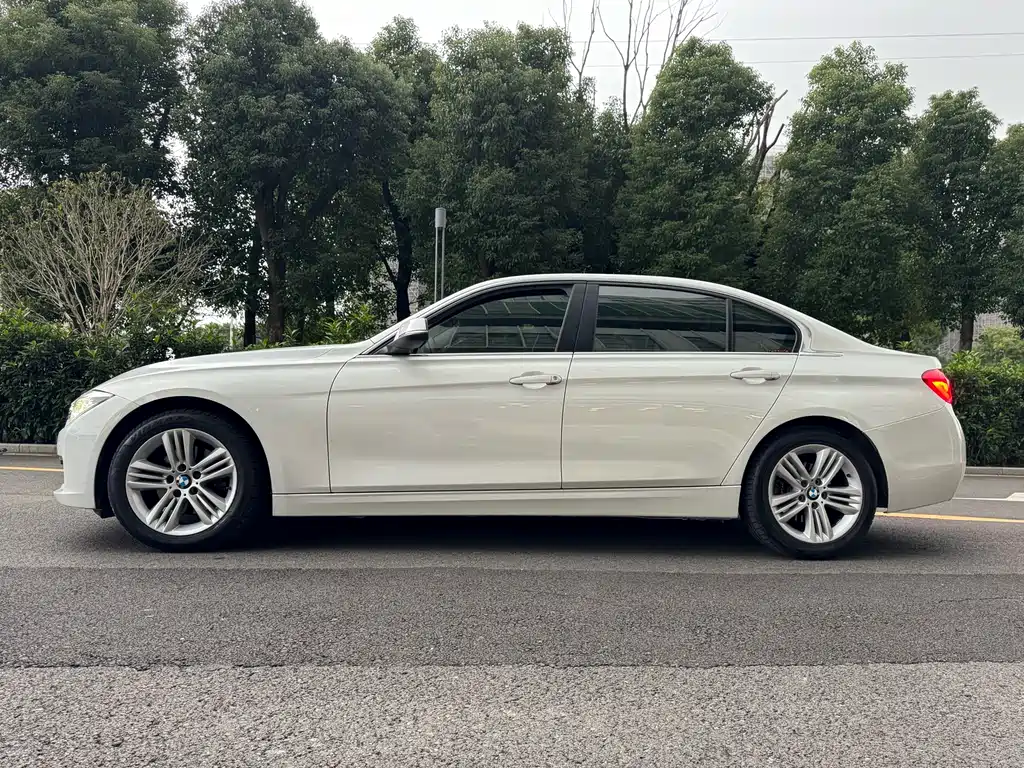 BMW 3 Series 2017 — фото 9