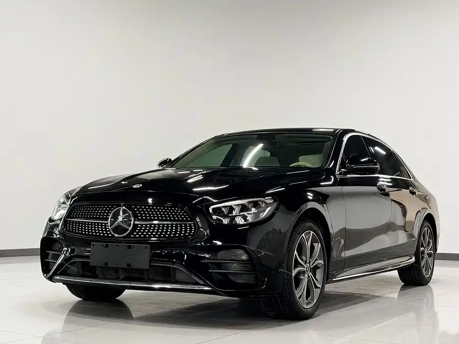Mercedes-Benz E-Class 2023 — фото 1