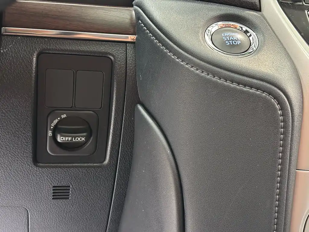 Toyota Land Cruiser 2018 — фото 21