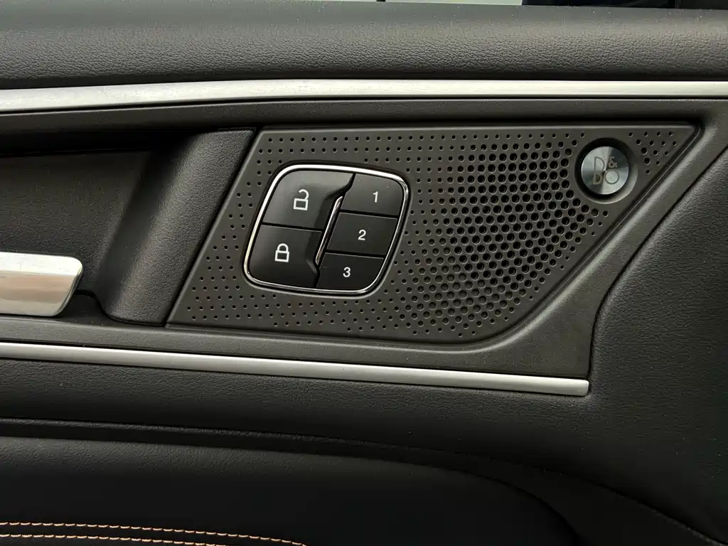 Ford Edge 2022 — фото 21