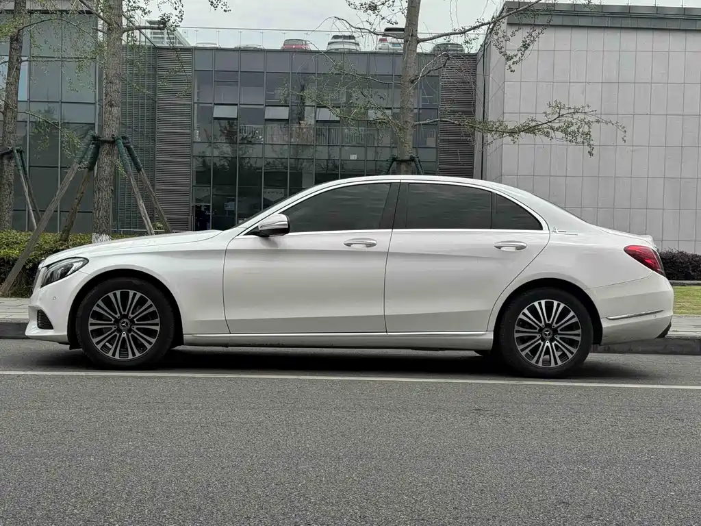 Mercedes-Benz C-Class 2018 — фото 4