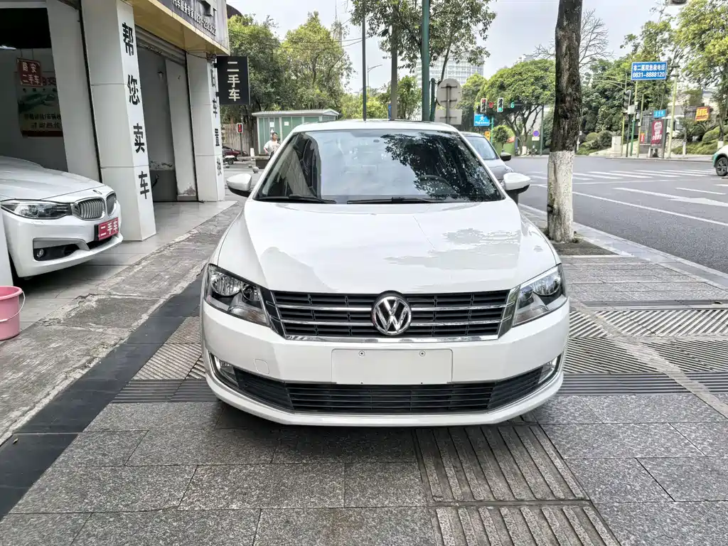Volkswagen Lavida 2013