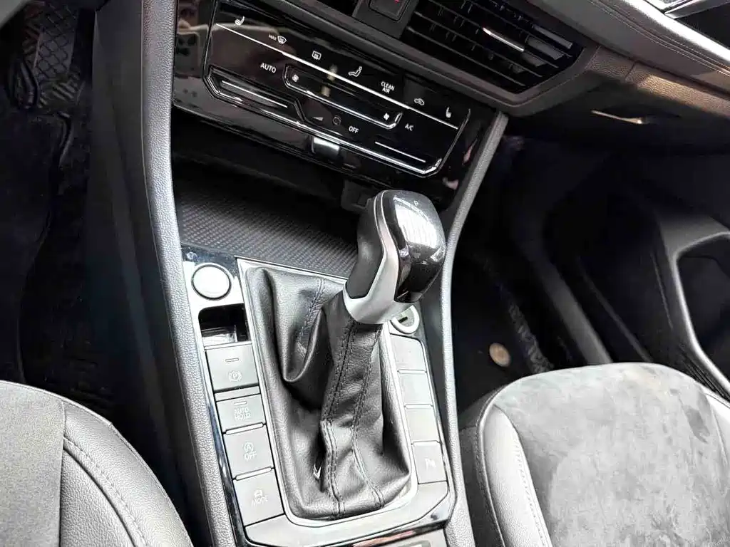 Volkswagen Sagitar 2021