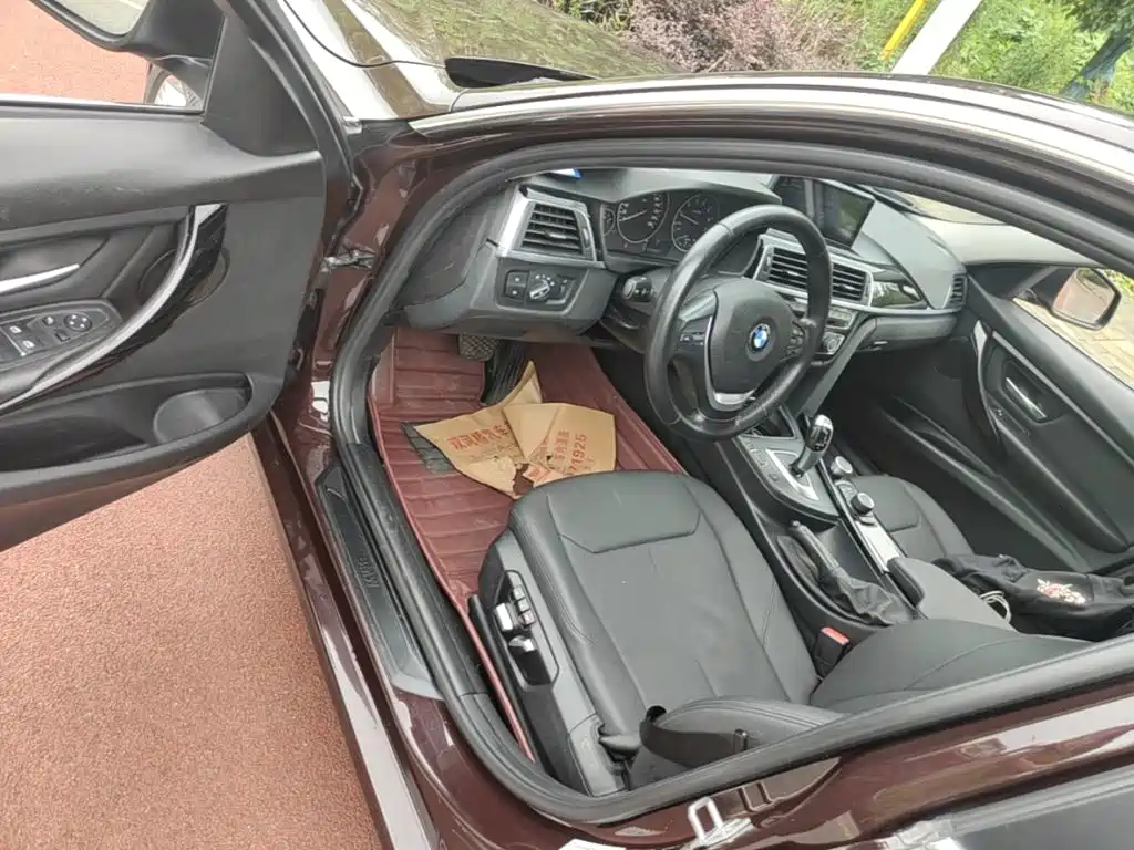 BMW 3 Series 2017 — фото 16