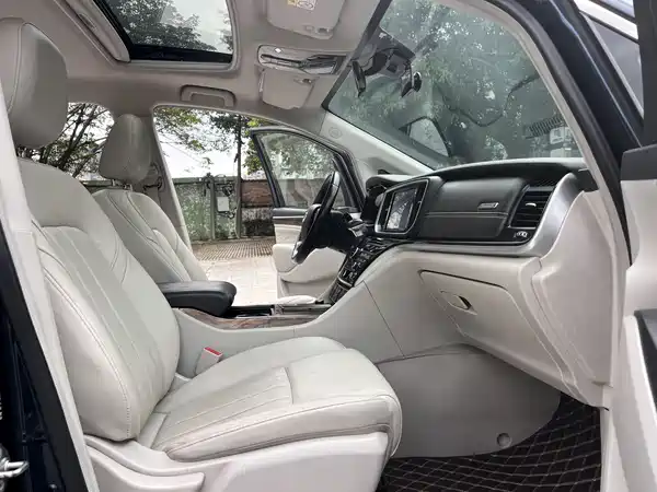 GAC Trumpchi M8 2018