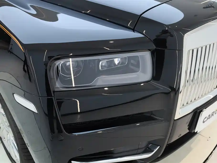Rolls-Royce Cullinan 2025 — фото 10