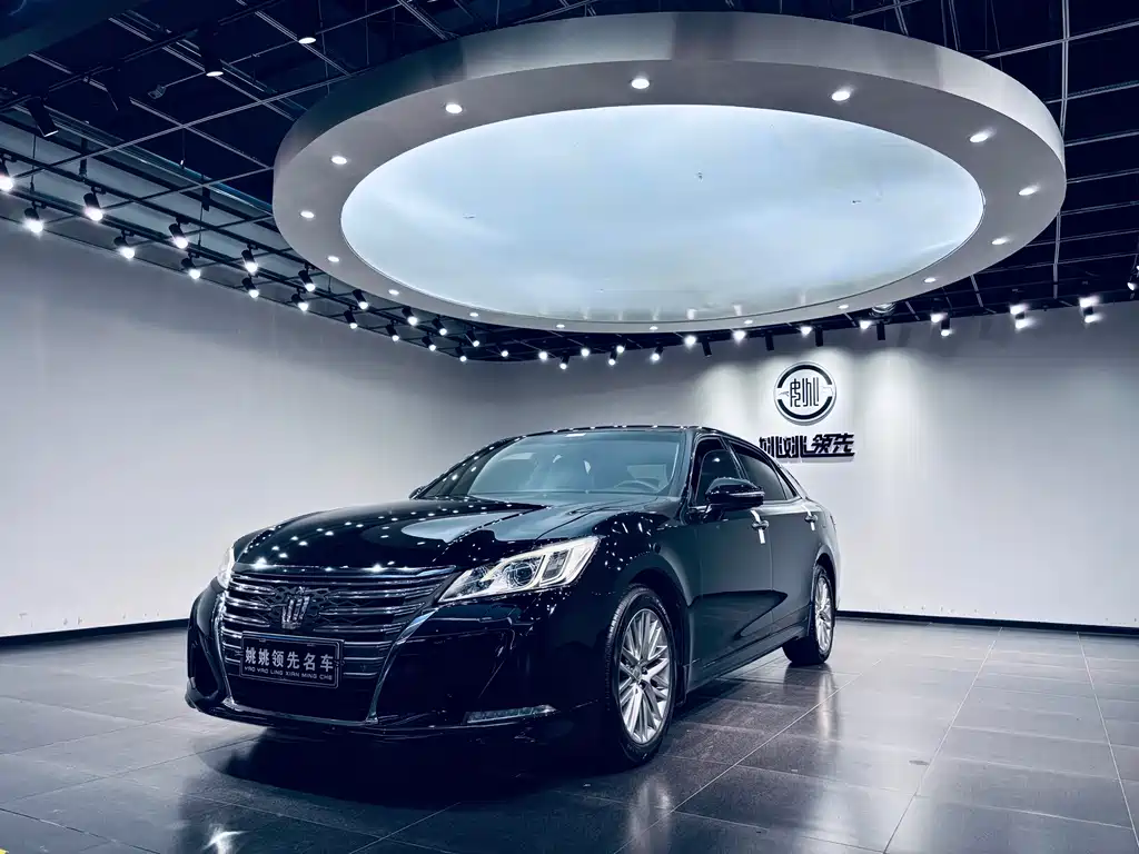 Toyota Crown 2017