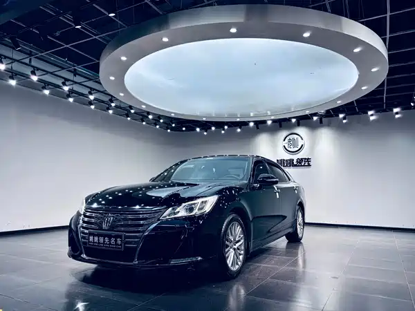 Toyota Crown 2017