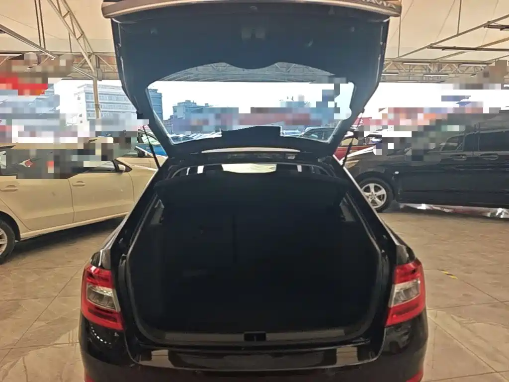 Skoda Octavia 2015 — фото 19