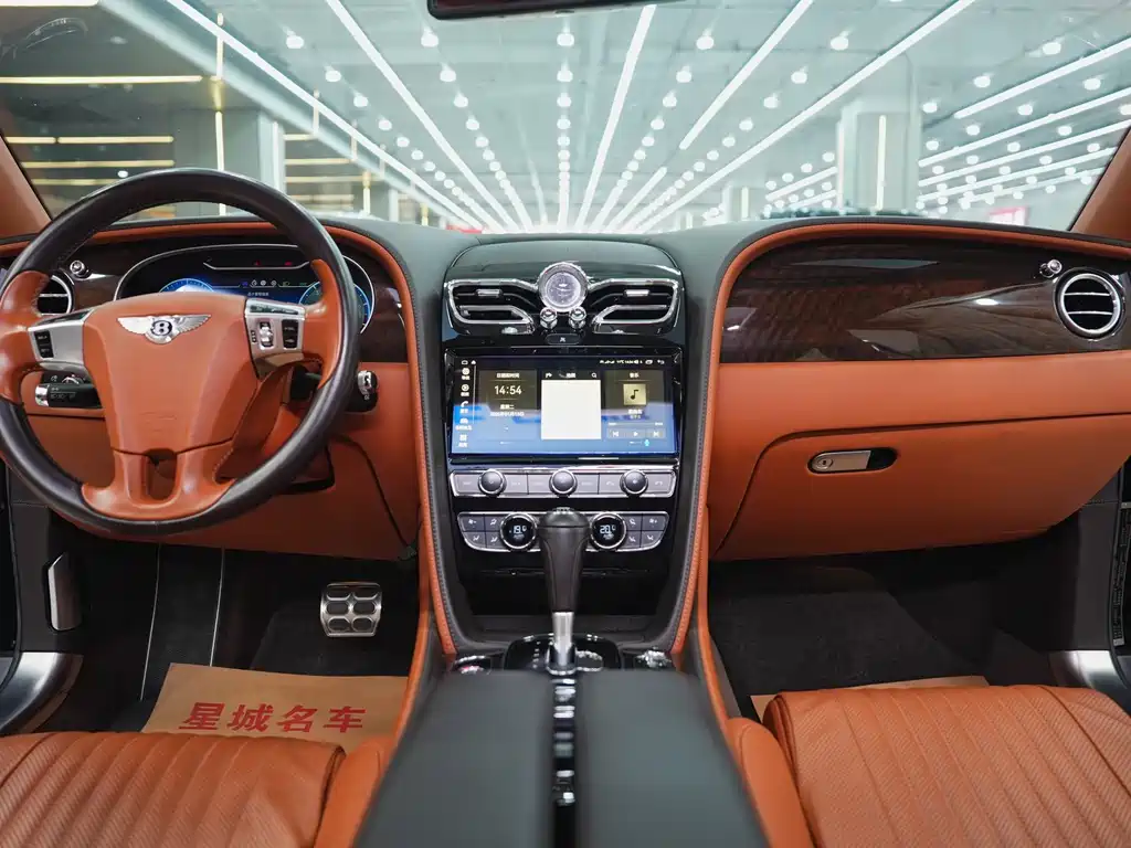 Bentley Flying Spur 2018 — фото 9