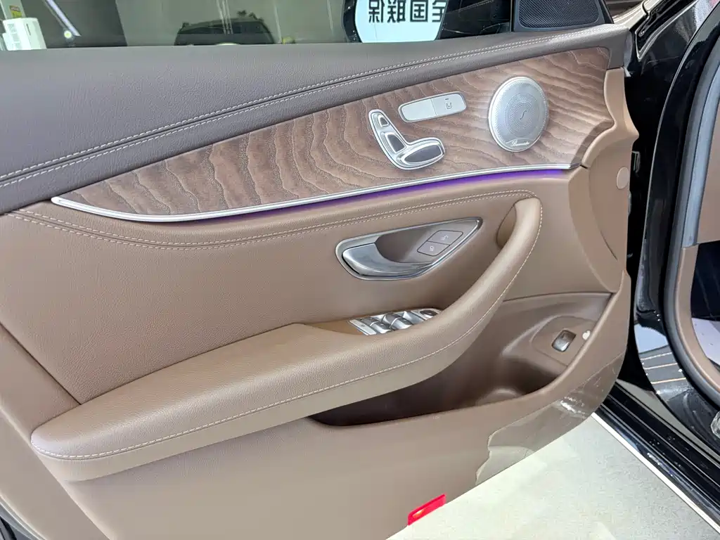 Mercedes-Benz E-Class 2022 — фото 10