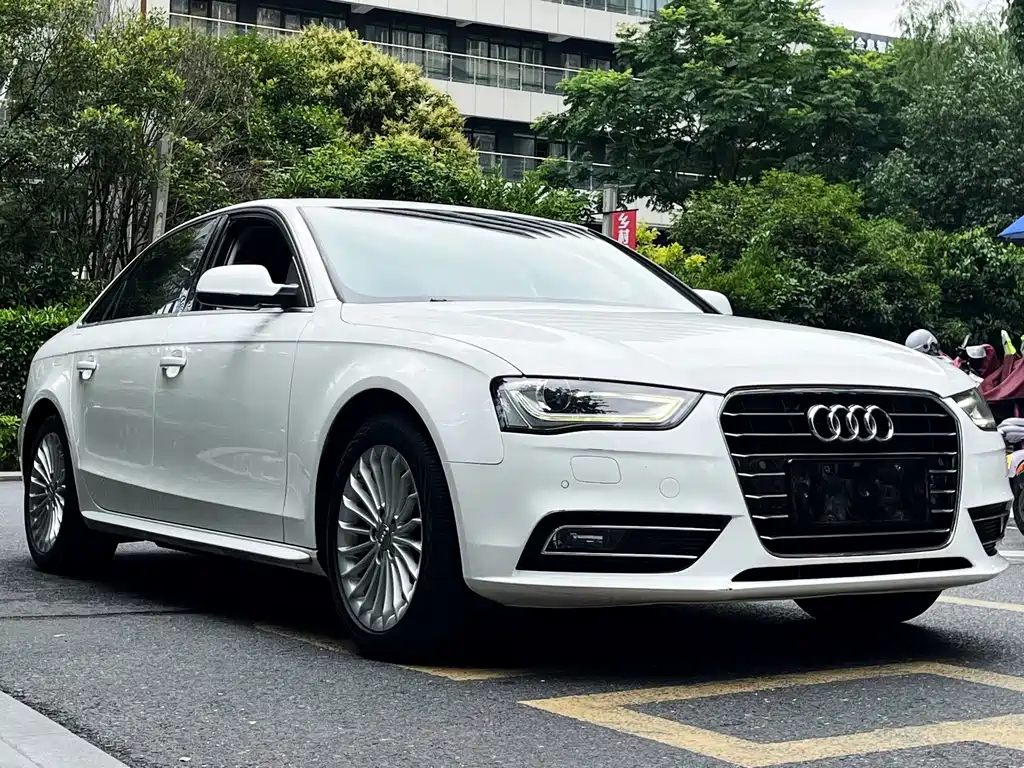 Audi A4L 2015