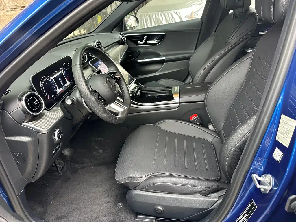 Mercedes-Benz C-Class 2023 — фото 8