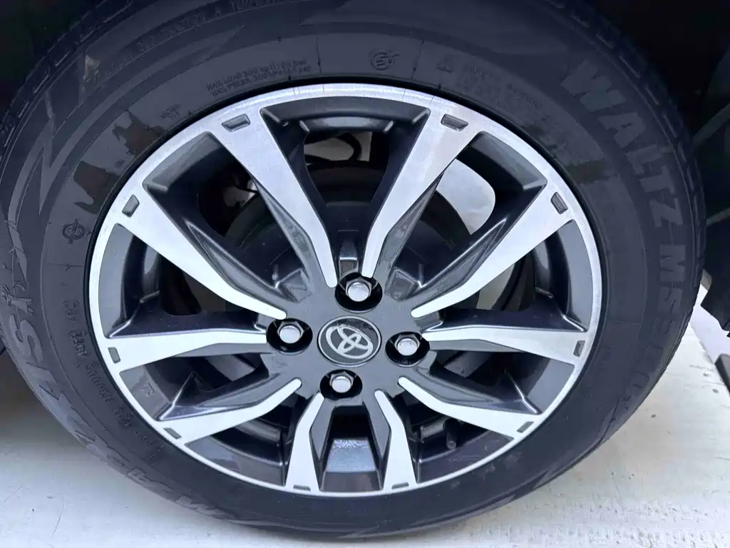 Toyota Yaris L 2022 — фото 19
