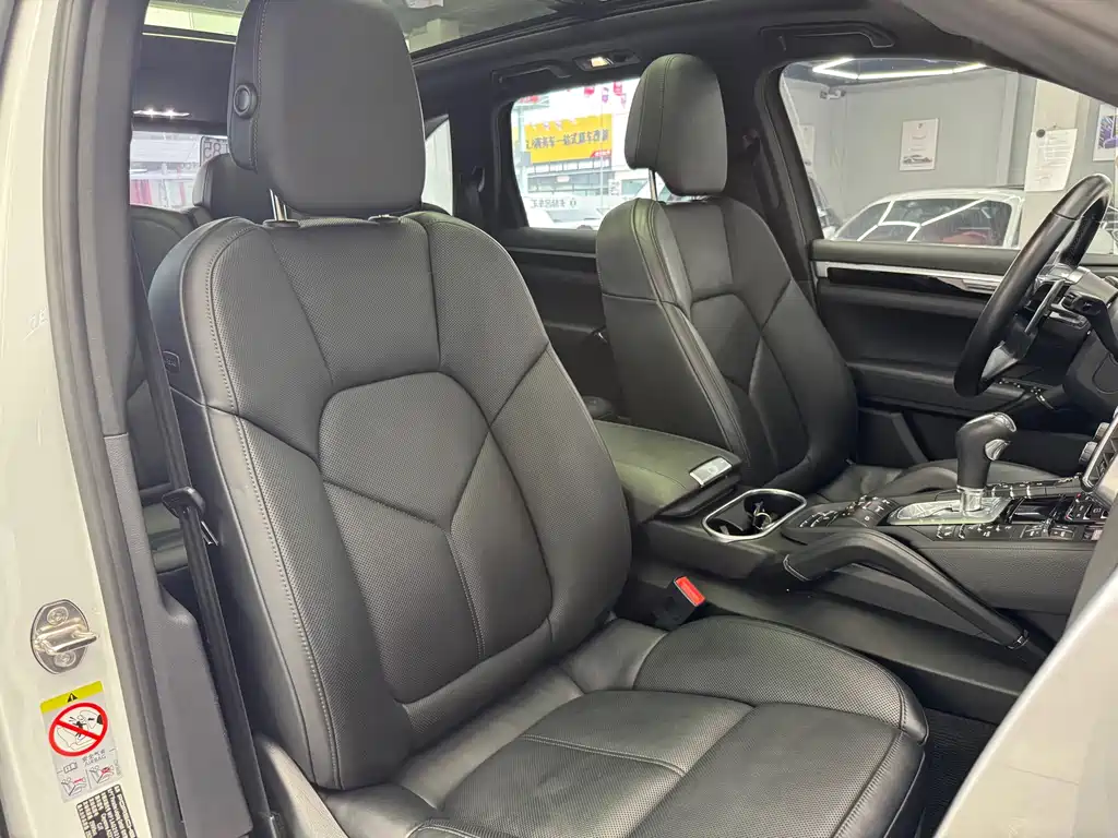 Porsche Cayenne 2015 — фото 13