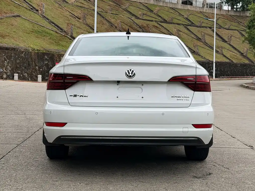 Volkswagen Sagitar 2021