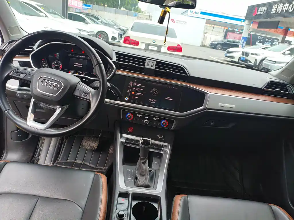 Audi Q3 2023 — фото 14