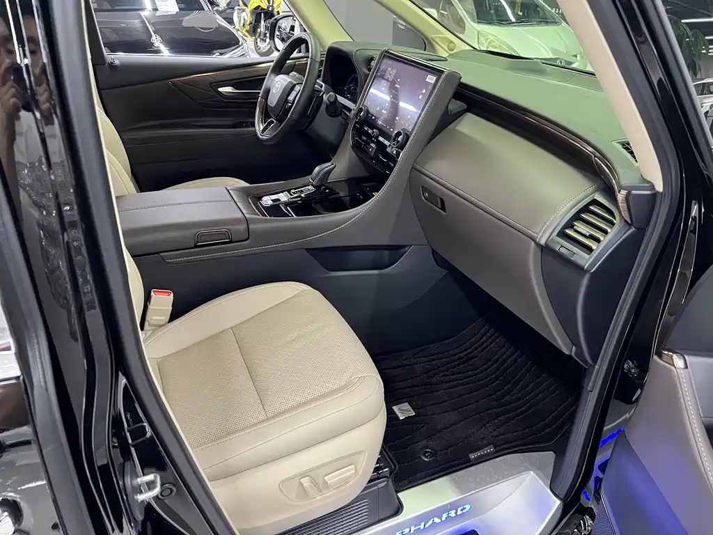 Toyota Alphard 2025 — фото 26